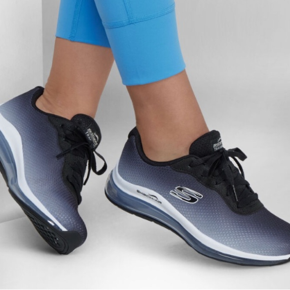 Skechers black Air Cooled Memory foam  cushioned comfort insole size 9 sneaker